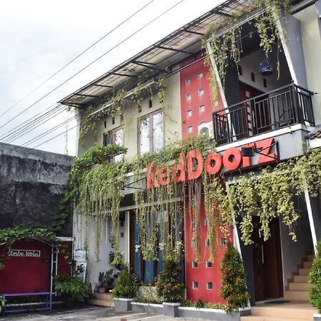 Reddoorz Near Hartono Mall Kejayan Luaran gambar