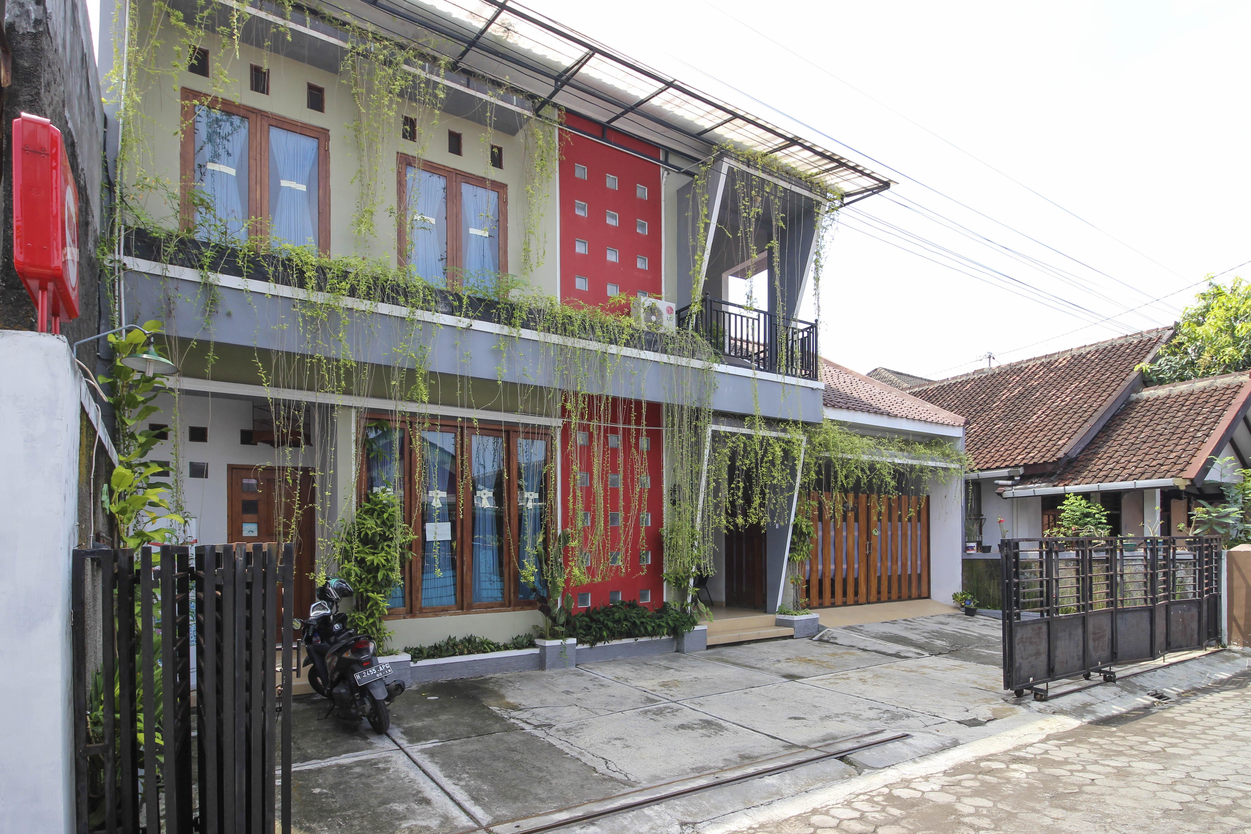 Reddoorz Near Hartono Mall Kejayan Luaran gambar