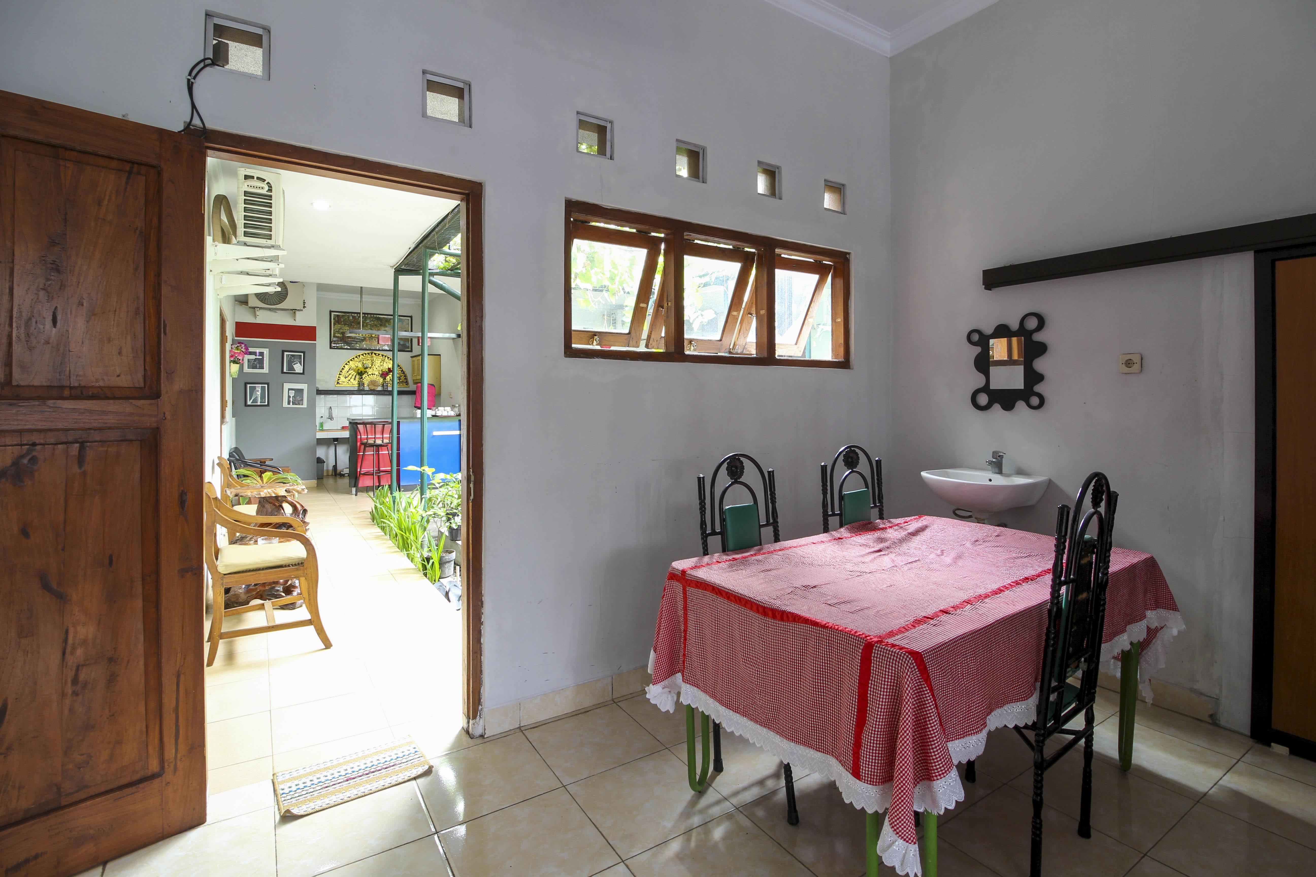 Reddoorz Near Hartono Mall Kejayan Luaran gambar