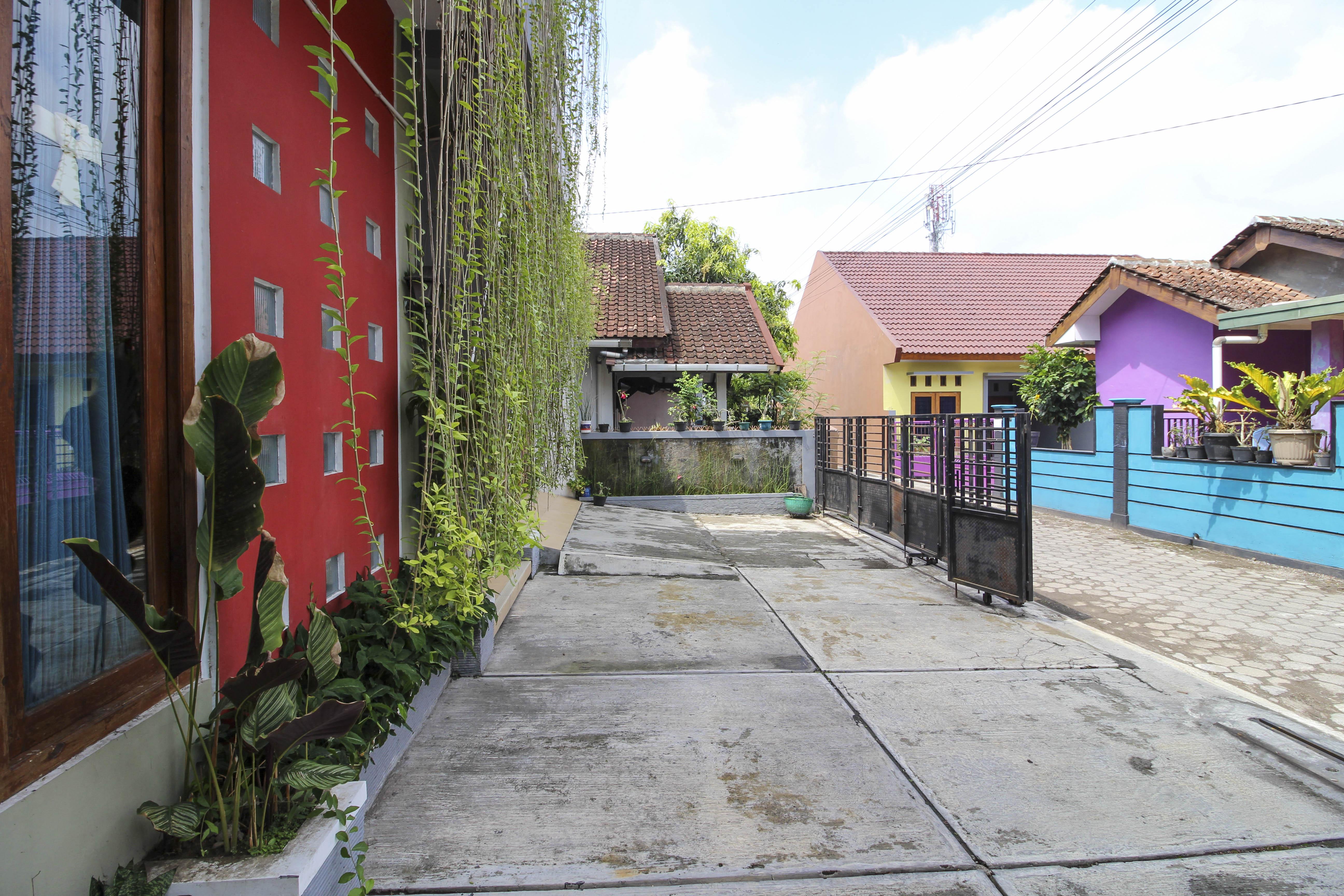 Reddoorz Near Hartono Mall Kejayan Luaran gambar