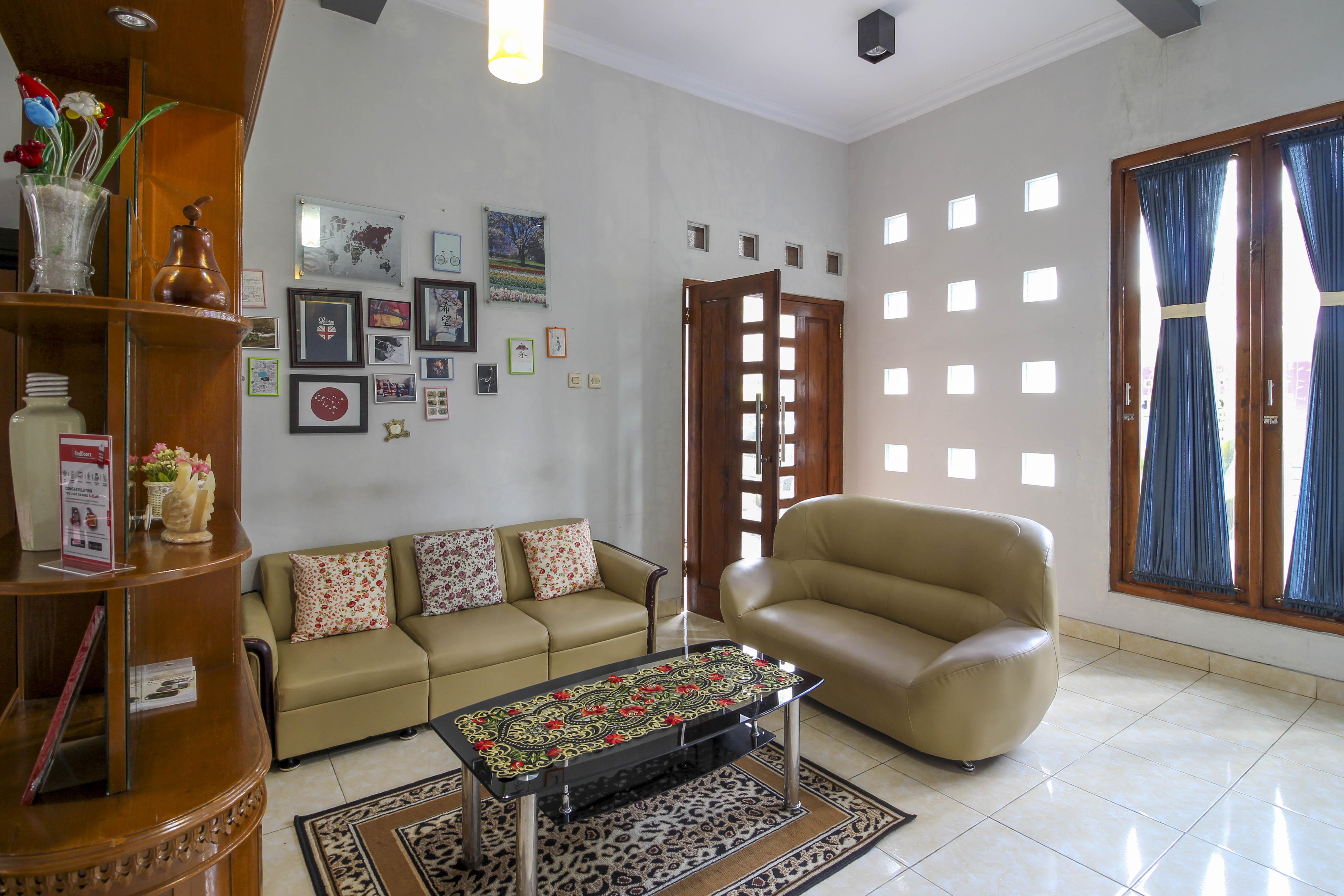 Reddoorz Near Hartono Mall Kejayan Luaran gambar